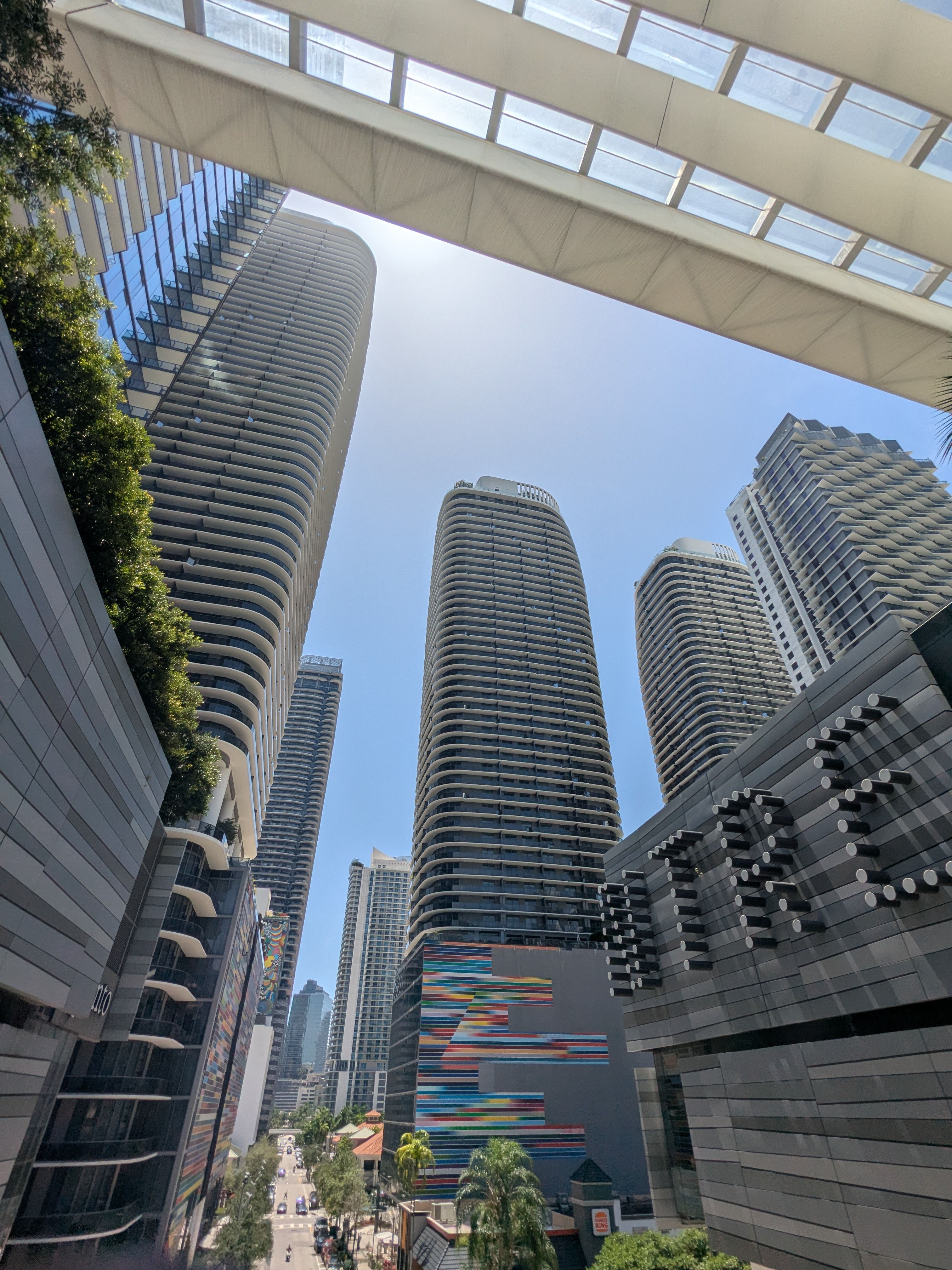 🏨 JW Marriott Miami en Brickell: Reseña honesta en familia, logística de crucero y lo que nadie te cuenta